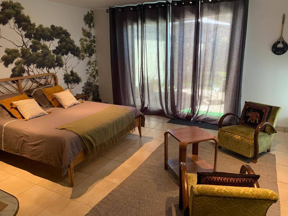 Chambre en Drôme Tropicale in Chabeuil, Région de Valence