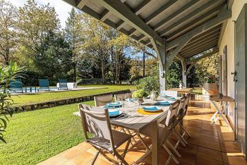 Cottage pour 8 personnes, avec jardin, animaux acceptés à Saint-Sulpice-et-Cameyrac