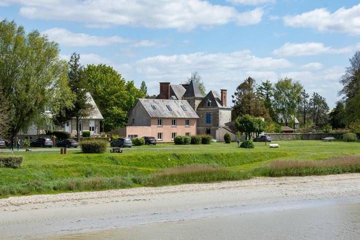 Hôtel pour 5 personnes, avec jardin et vue à Beauvoir