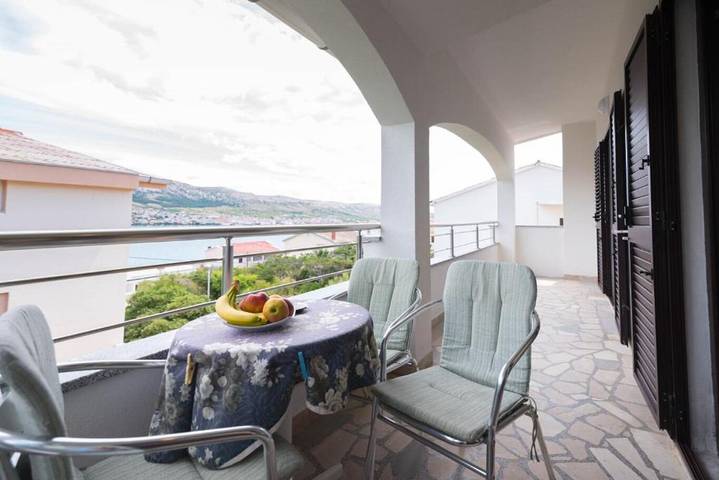 Apartament wakacyjny dla 5 osób, z taras w Pag