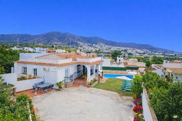 Villa voor 8 Personen in Nerja, Costa del Sol, Afbeelding 1