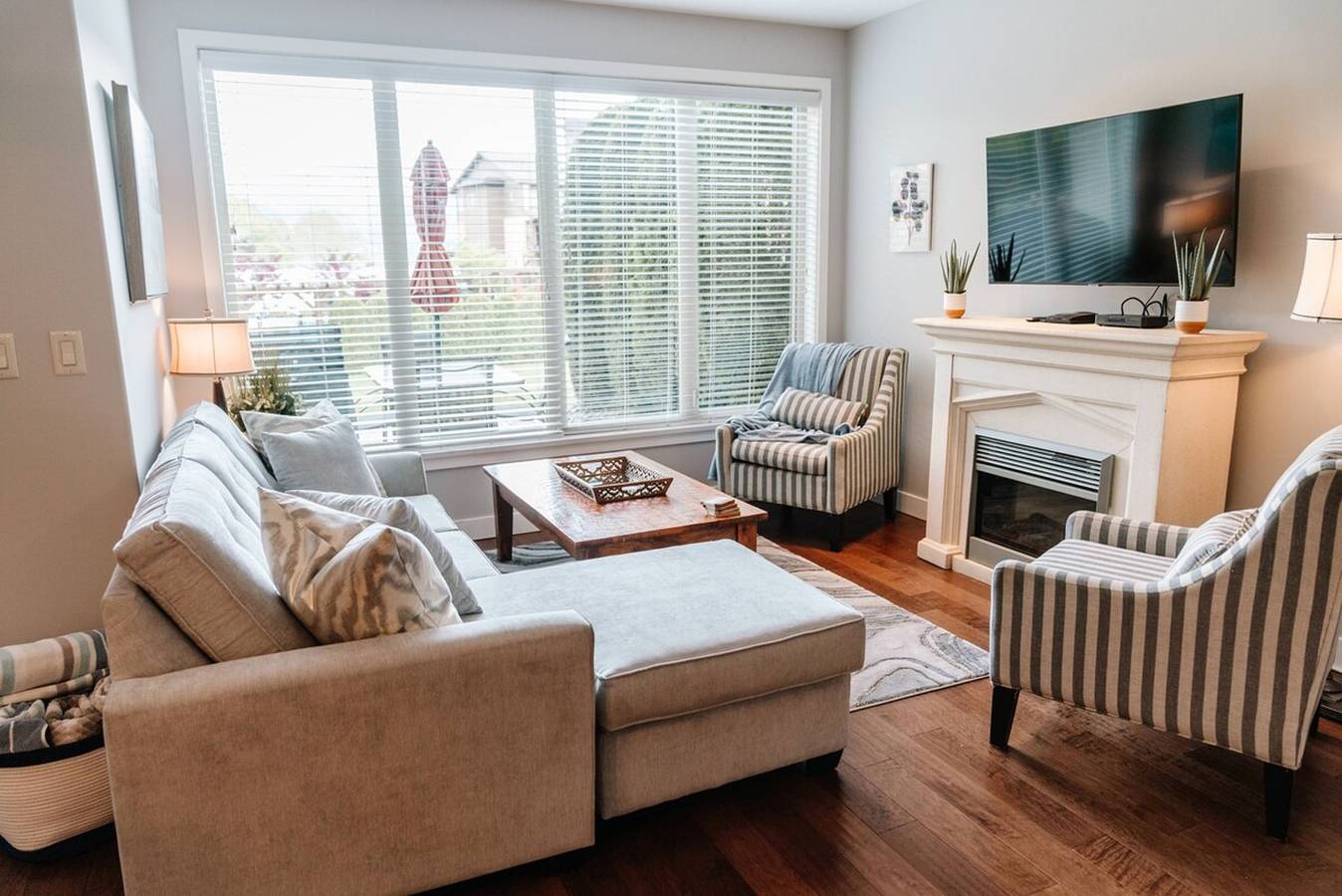 Lakefront/Pool side Townhouse -Barona Beach  in West Kelowna, Crystal Mountain