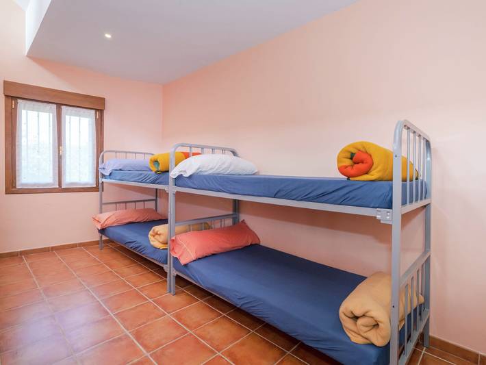 Chalet para 18 personas, con Terraza además de Jardín y Piscina en el País Vasco - 3