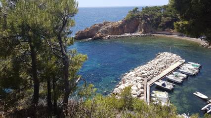 Gîte pour 4 personnes, avec terrasse et vue dans Calanque des Figuieres