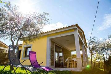 Gîte pour 5 personnes, avec vue ainsi que jardin et piscine, animaux acceptés dans Arco de Baúlhe