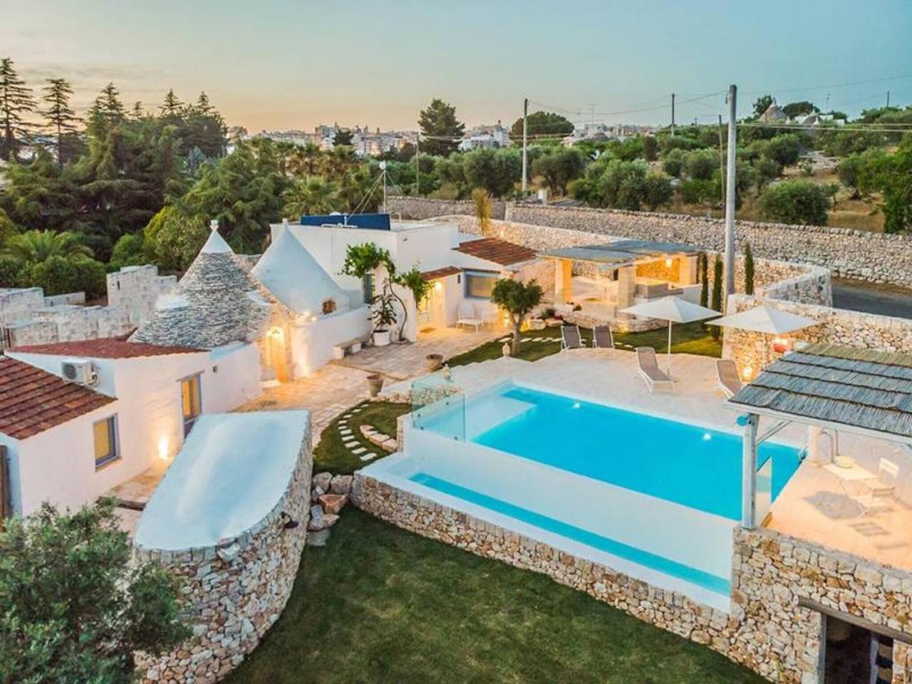 Villa 'Trulli Life' con piscina privata, Wi-Fi e aria condizionata in Putignano, Provincia di Bari