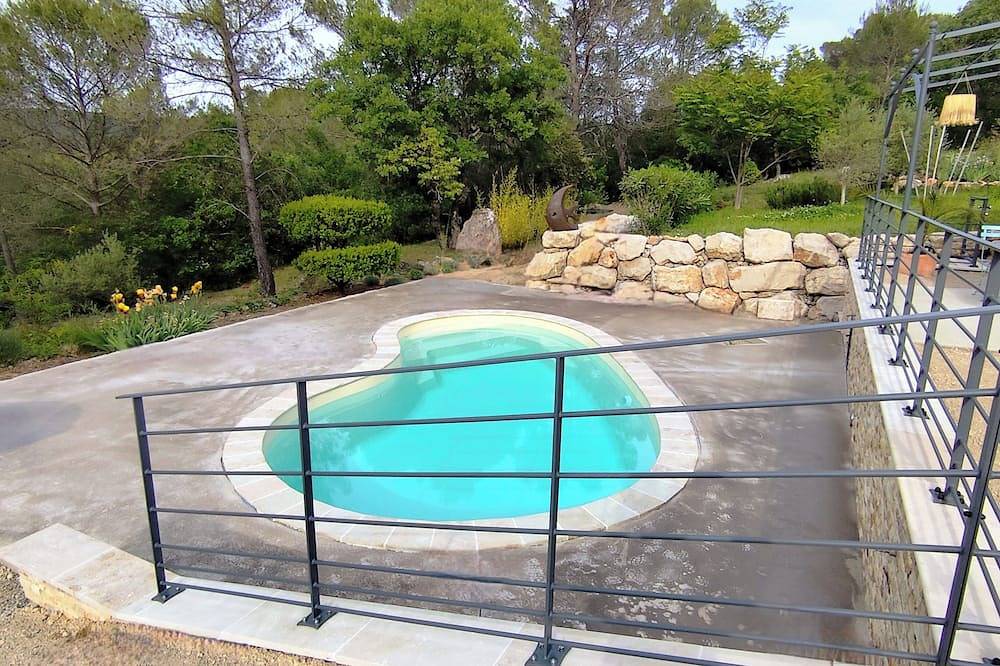 Maison Provençale avec piscine proche du Verdon. Tranquilité et calme assuré. in Saint-Julien, Région de Brignoles