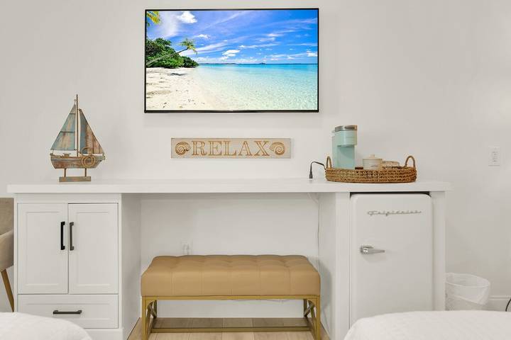 Hotel for 4 people, with pool in Deerfield Beach