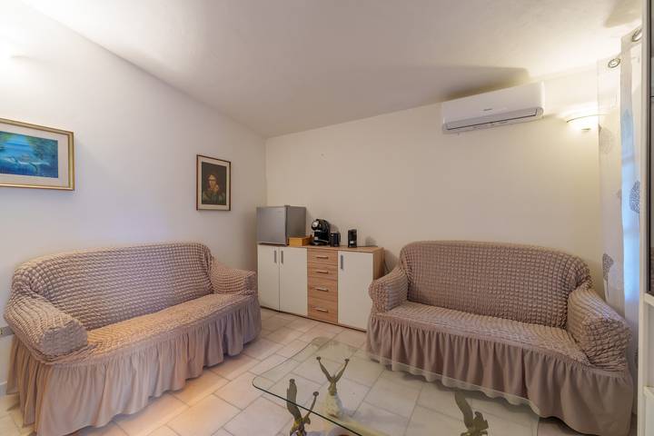 Apartamento 'Nuraghes' con terraza privada y jardín privado in Pittulongu, Olbia