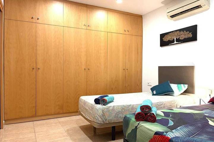 Ganze Wohnung, Near to Beach and 15 min to Barcelona by Train in Sant Adrià de Besòs, Barcelonès