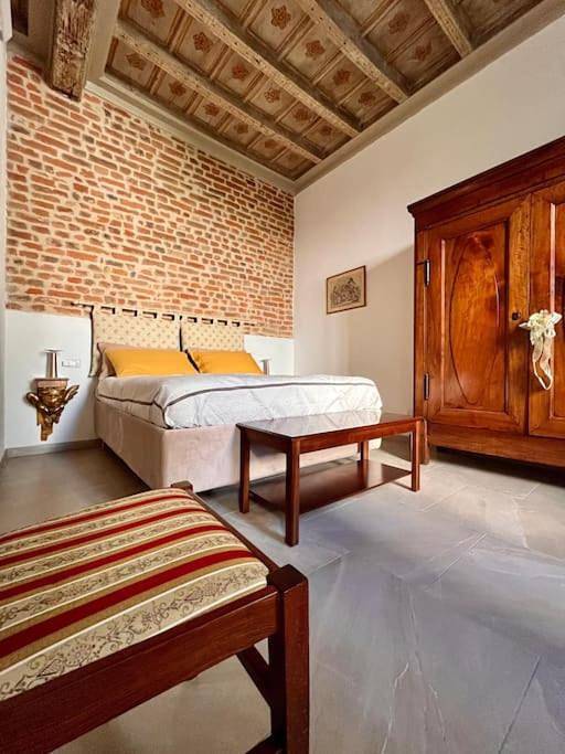 Dimora Boezio7, cozy and charming place in center with private parking in Pavie, Province de Pavie