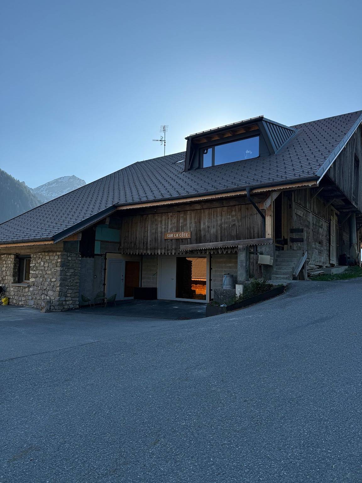 Ganze Wohnung, Appartement 'C’Emile - 74390' mit Bergblick, Gemeinschaftsgarten und Wlan in Châtel, Les Portes du Soleil