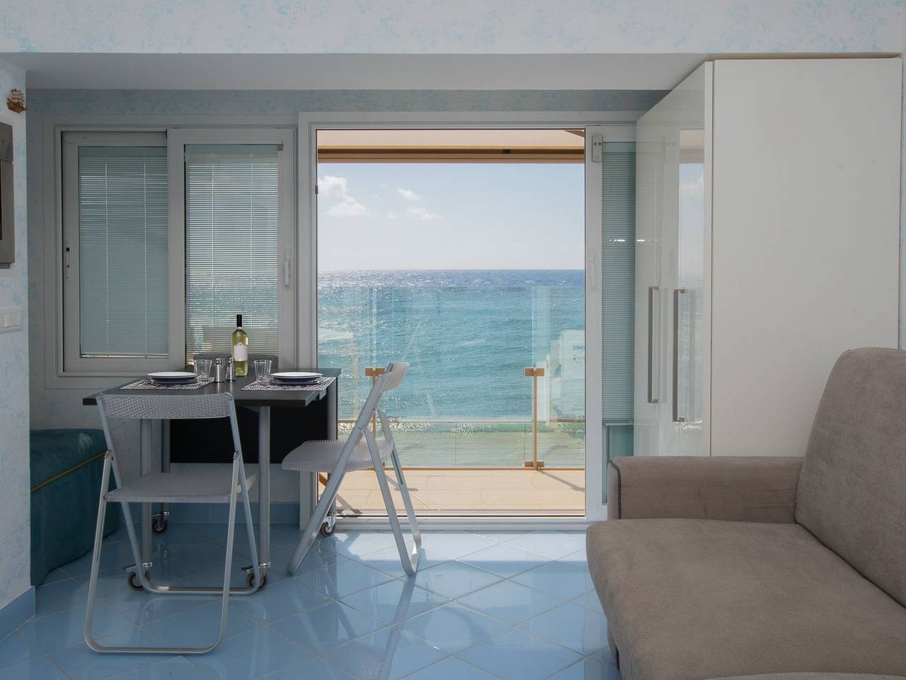 Entire apartment, Alba Jachthafen in Alassio, Riviera di Ponente