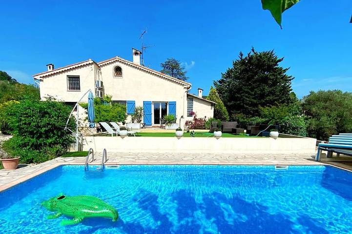 Vakantiehuis voor 8 personen, met terras en tuin, met huisdier in Grasse