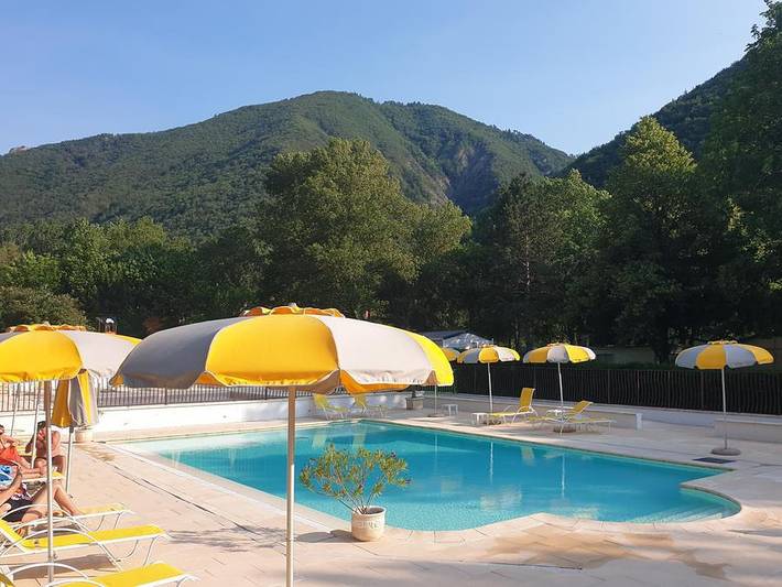 Camping pour 5 personnes, avec Terrasse et Bassin pour enfant