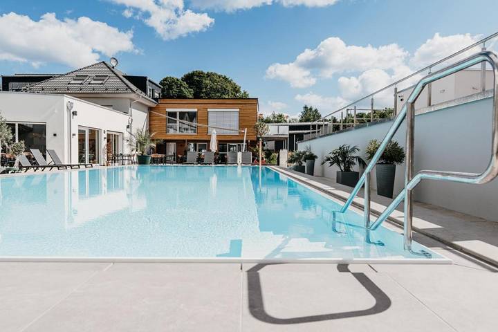 BnB für 4 Personen, mit Balkon und Terrasse sowie Garten und Pool in der Fränkische Schweiz