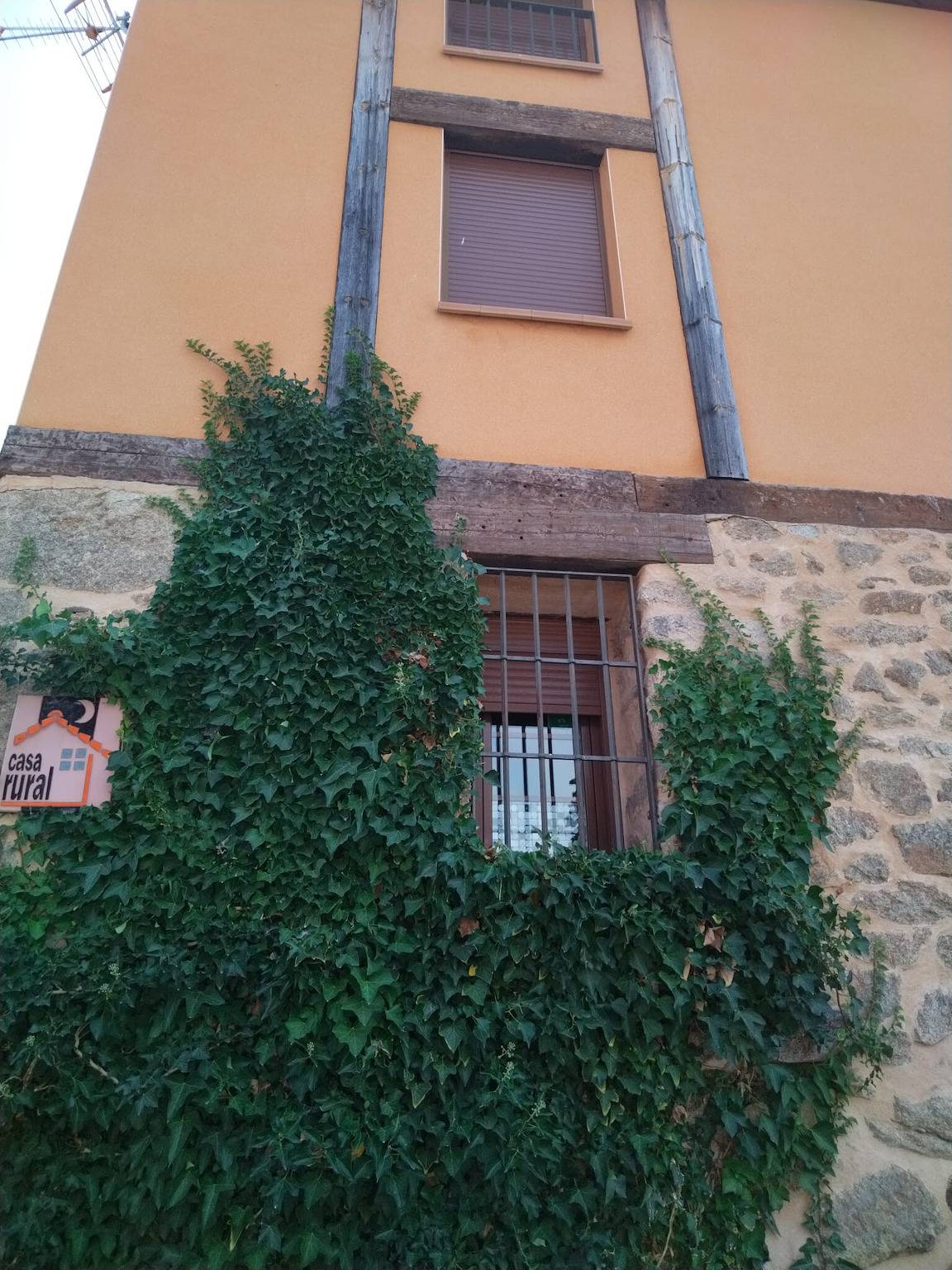 Casa Rural 'Quimera' con Vistas a la Montaña y Balcón in Gil-García, Provincia de Ávila