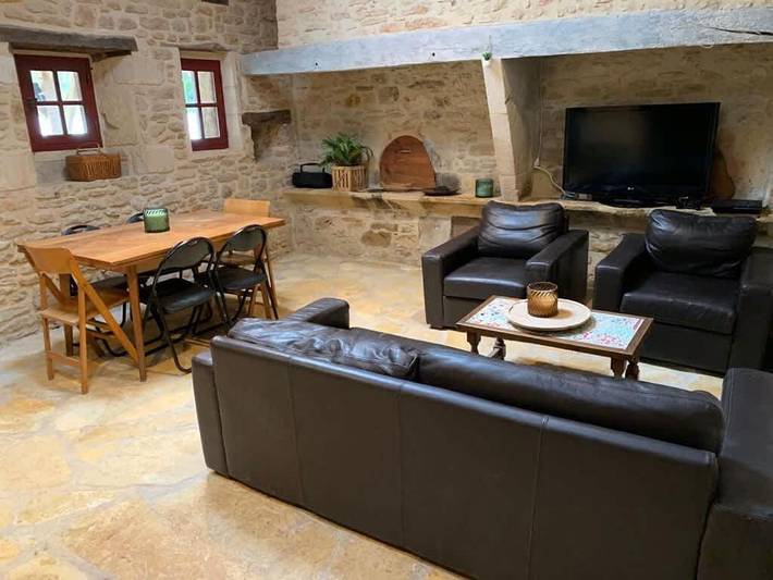 Location de vacances pour 10 personnes, avec jardin ainsi que terrasse et piscine, animaux acceptés à Saint-Martin-le-Redon - 2