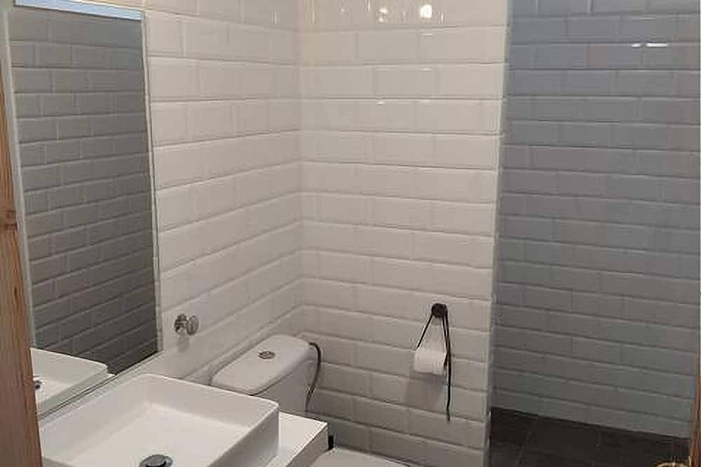 Entire apartment, Design apartment close to train, beach and Barcelona in el Masnou, Costa del Maresme