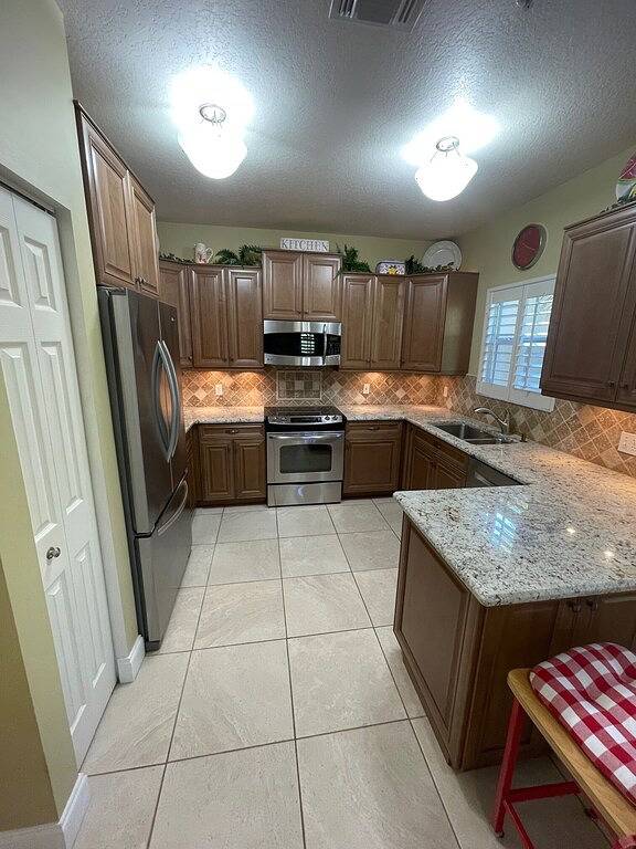 Vacation rental for 4 people, with pool and balcony, with pets in Bonita Springs