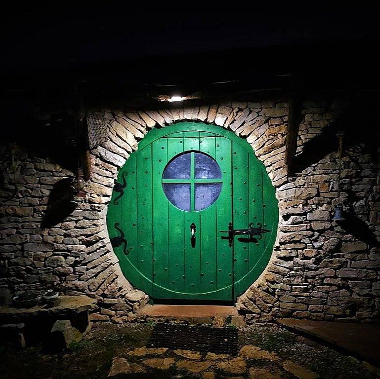 La Maison Hobbit Troglodyte du Mas de Saillac in Lavaurette, Massif central