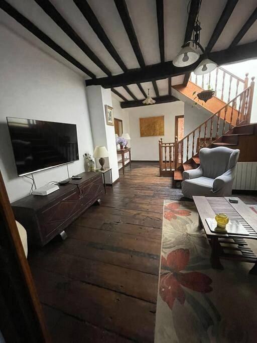 Location de vacances pour 6 personnes, avec vue et jardin, animaux acceptés dans Novales - 2