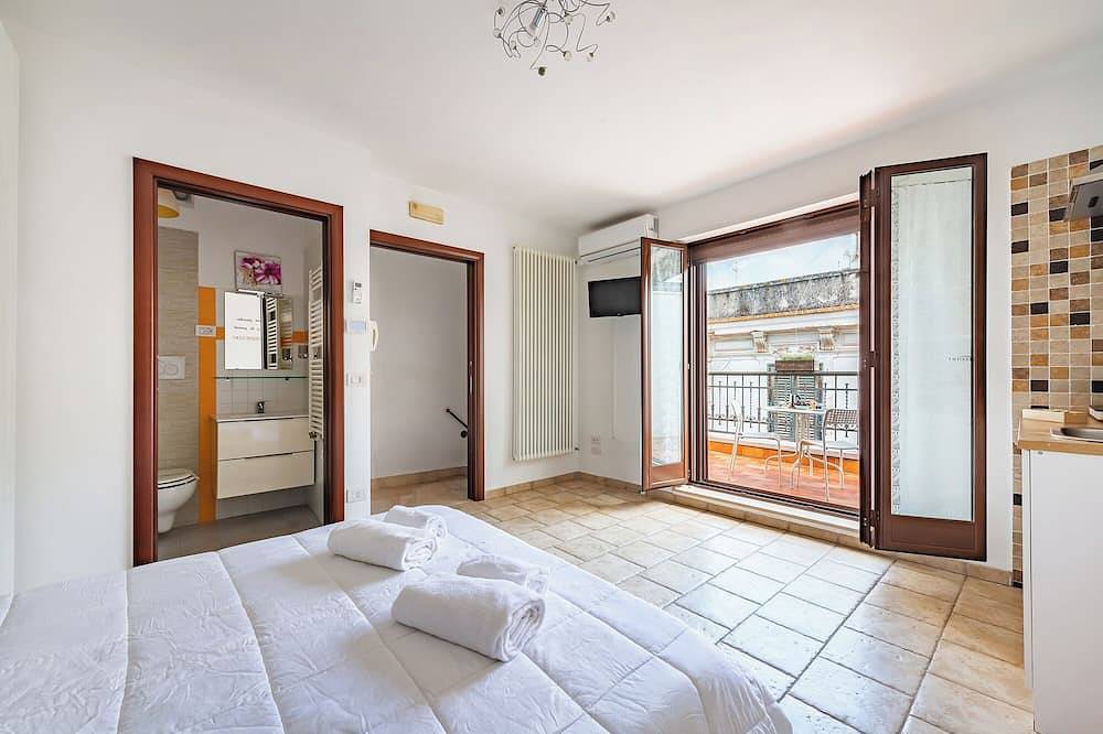 Helios Room 3, Conversano, Italy in Conversano, Provincia di Bari