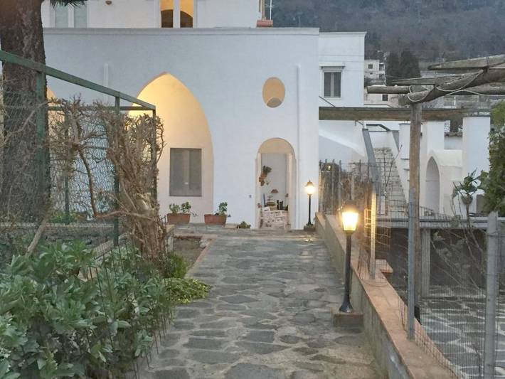 Location de vacances pour 2 personnes, avec jardin et terrasse à Anacapri - 2
