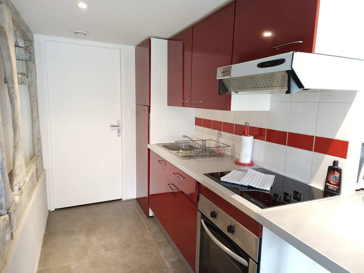 Hel enrumslägenhet, Studio Apartment 'Chez Martine' with Private Terrace, Private Garden and Wi-Fi in Langon, Langon region