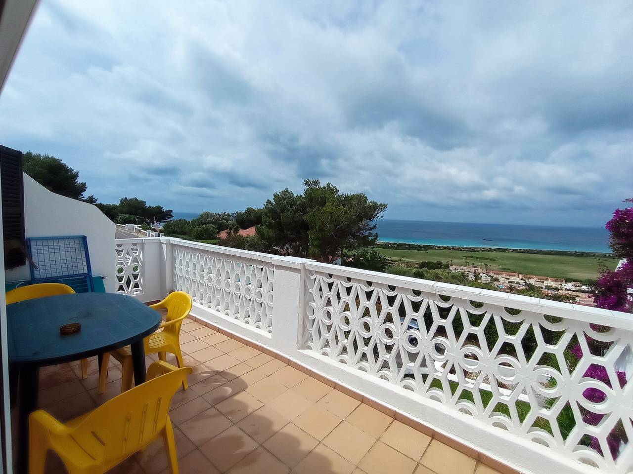 Appartement Bouganville in Son Bou mit Meerblick in Sant Jaume, Alaior Gemeinde