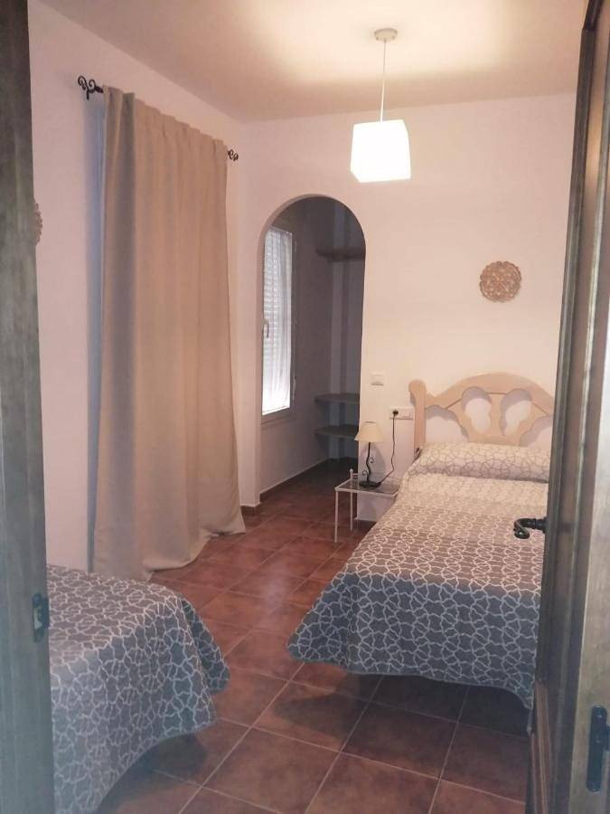 Casa rural para 6 personas, con jardín y piscina además de vistas y balcón en Montejaque - 4