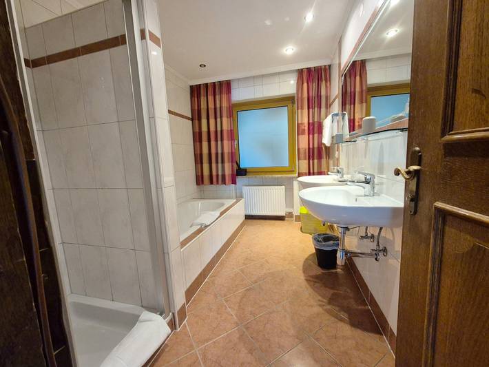 Apartamento vacacional entero, Apartment, shower and bath, toilet, 2 bed rooms in Sankt Johann im Pongau, Ski Amadé