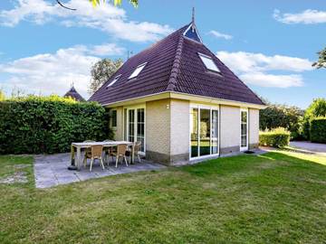 Ferienhaus für 5 Personen, mit Terrasse in Earnewâld