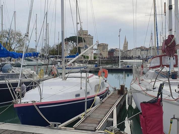 Bateau pour 4 personnes, avec terrasse et vue en Charente-Maritime