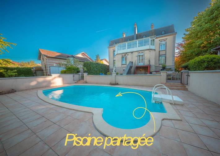 Maison d’hôte pour 13 personnes, avec Terrasse ainsi que Jardin et Piscine dans la Meuse