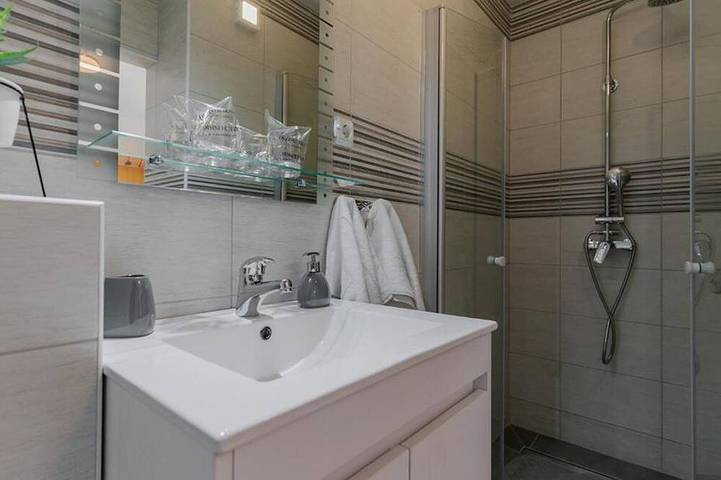 Ganze Wohnung, One Bedroom Apartment with Terrace in Vukovar, Vukovar-Srijem