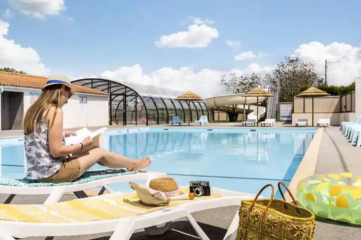 Camping voor 4 personen, met terras en zwembad in La Tranche-sur-Mer