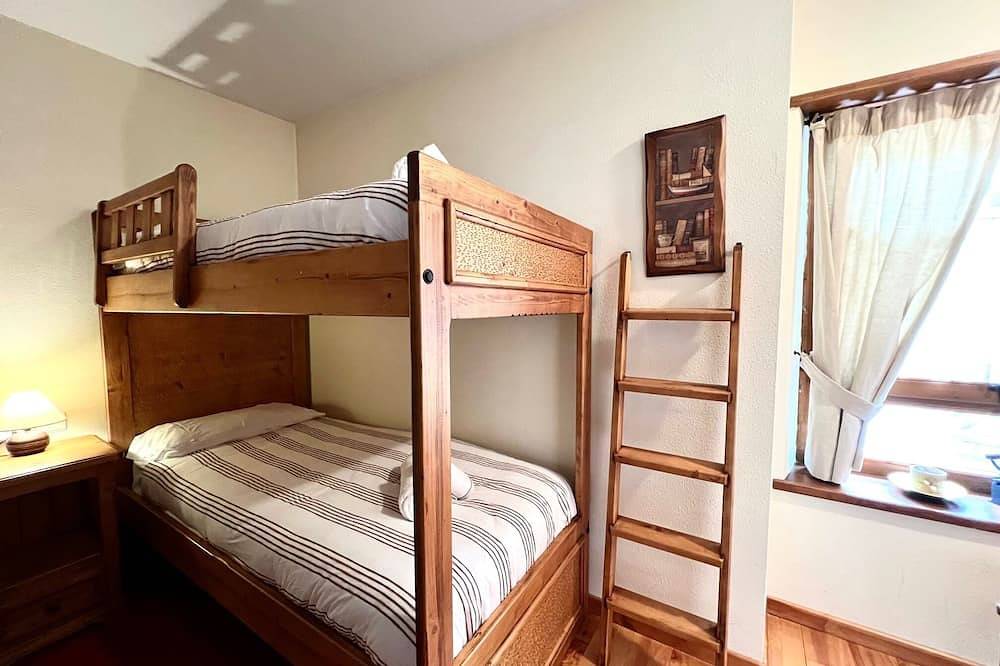 Entire apartment, El Dúplex de Espot in Espot (Skiing), Espot