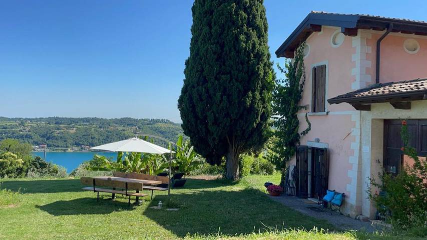 Agriturismo voor 6 personen, with zwembad and uitzicht as well as uitzicht op het meer and tuin, met huisdier in Salò