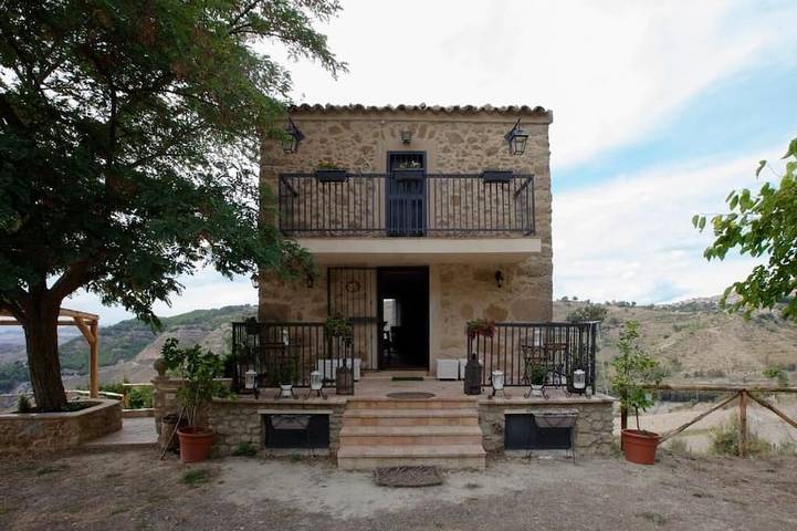 Location de vacances pour 4 personnes, avec jardin et balcon, animaux acceptés à Enna - 4