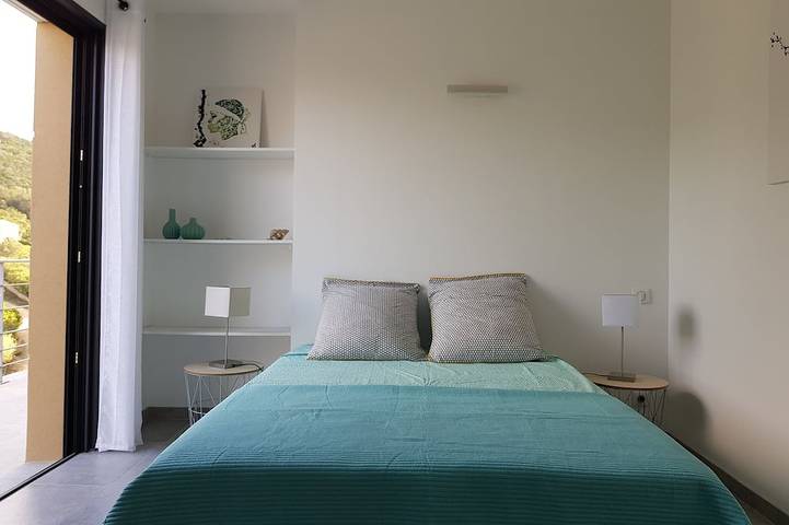 Exceptional Villa with Ocean Views in Campomoro, Sleeps 6, Near the Beach in Campomoro, Belvédère-Campomoro