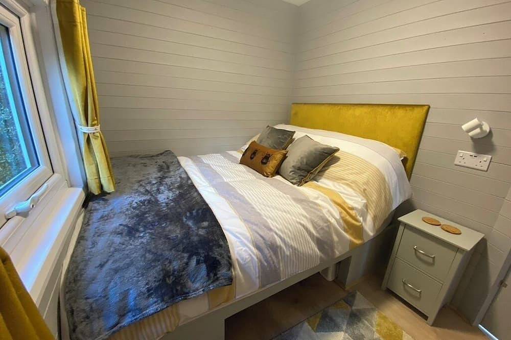 Cosy Romantic/family break with Hot Tub in rural Cornwall -15mins drive to beach in Cornwall