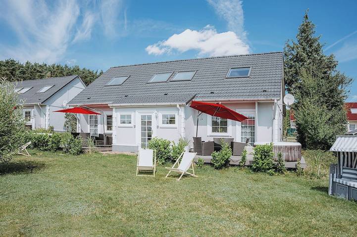 Ferienhaus für 6 Personen, mit Whirlpool und Sauna sowie Garten und Terrasse in Lütow