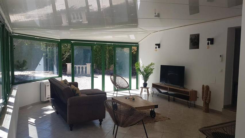 Location de vacances pour 7 personnes, avec vue et piscine ainsi que jardin et terrasse, animaux acceptés à Alignan-du-Vent - 2