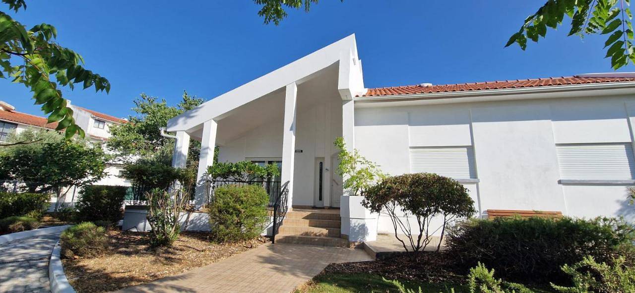 Three-Bedroom House in Fátima, Distrito de Santarém