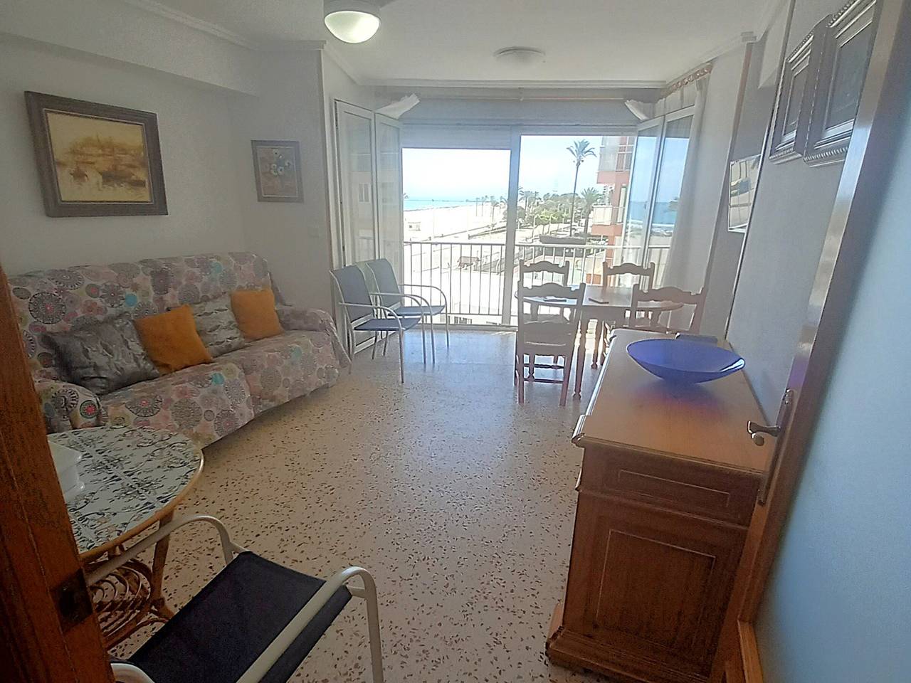 Apartamento entero, Acogedor apartamento en la playa con lavadora y cafetera in Cullera, Costa de Valencia