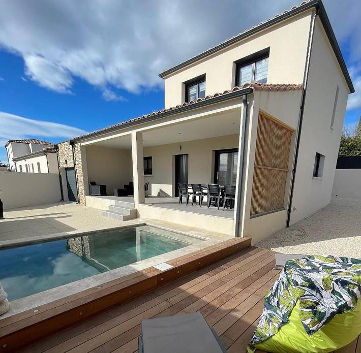 Villa pour 6 personnes, avec Terrasse et Jardin ainsi que Piscine et Vue