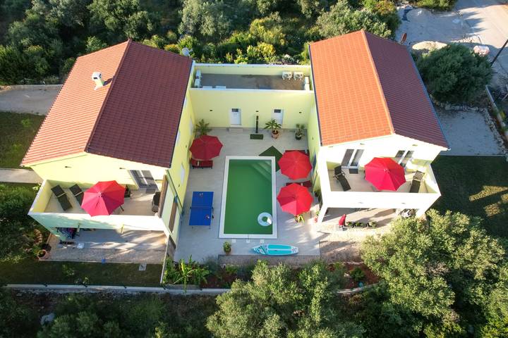 Villa pour 8 personnes, avec balcon ainsi que jardin et vue sur l’océan à Sali