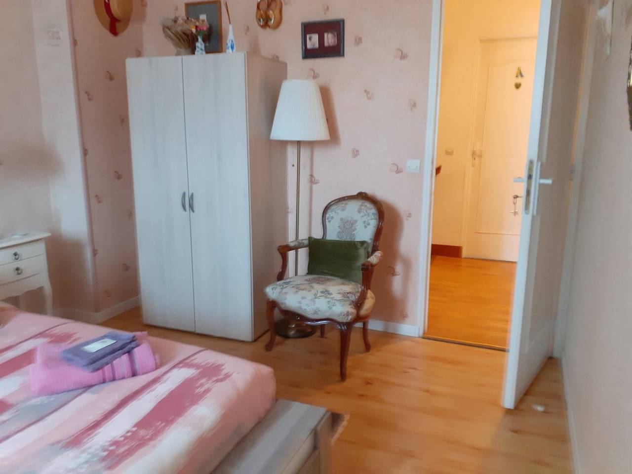Chambre d'hôte familiale - Chambre T1 in Saint-Rémy-lès-Chevreuse, Parc naturel régional de la Haute Vallée de Chevreuse