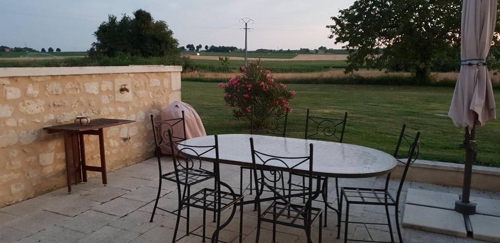 Location de vacances pour 6 personnes, avec terrasse et vue à Pons - 4